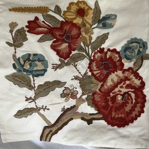Great condition Pottery Barn embroidered pillow cover, 18 in x 18 in